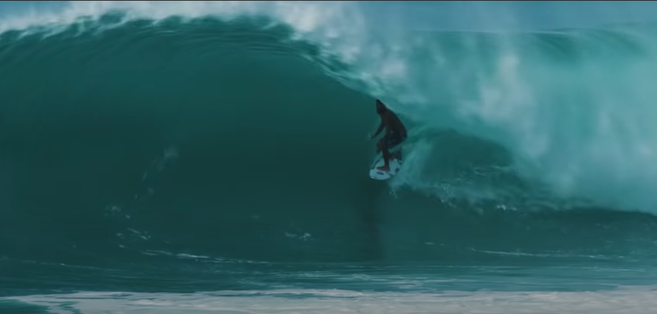 Namorada do surfista Filipe Toledo, que briga por título no WCT, faz  topless em ensaio - Esporte - Extra Online