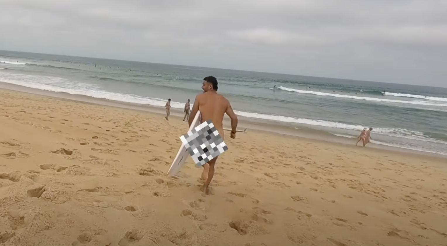 Cuando el piedra, papel o tijera decide tu destino, terminas surfeando  desnudo - DUKE